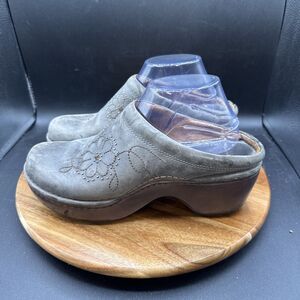 Ariat Leather Slip on Clogs Womens Size 9.5 B Casual Shoes Mules Green